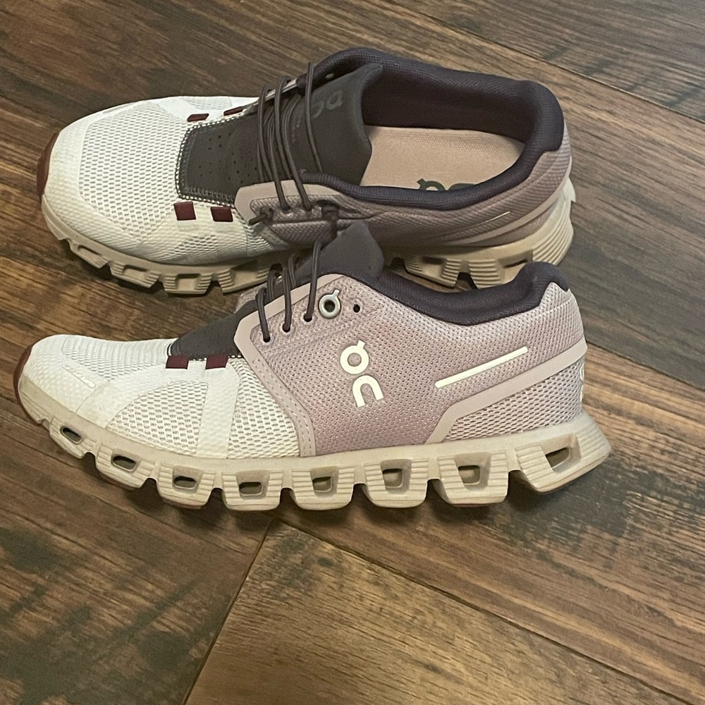 Cloud 5 Women’s shoe size 5